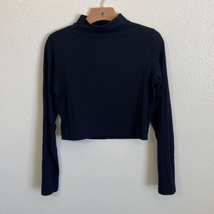 Lululemon NWOT cropped mock neck long sleeve